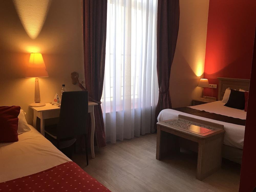 Brit Hotel Aux Sacres Reims, Centre Historique Exterior foto