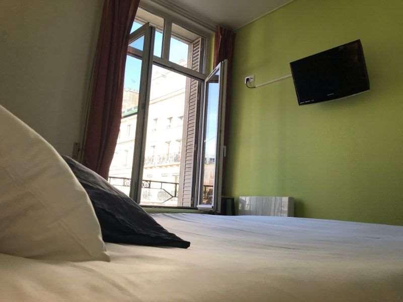 Brit Hotel Aux Sacres Reims, Centre Historique Quarto foto