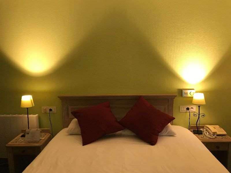 Brit Hotel Aux Sacres Reims, Centre Historique Quarto foto